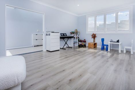 Photo of property in 8 Hornbill Drive, Fairview Heights, Auckland, 0632