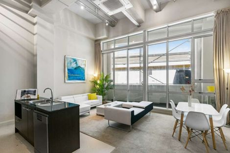 Photo of property in Stadium Garden Flats, 113/107 Thorndon Quay, Pipitea, Wellington, 6011