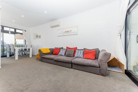 Photo of property in 2 Mayfly Lane, Hobsonville, Auckland, 0616