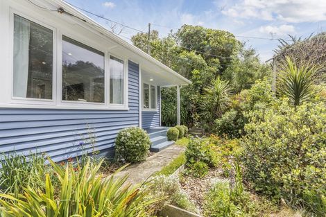 Photo of property in 65 Airlie Road, Plimmerton, Porirua, 5026