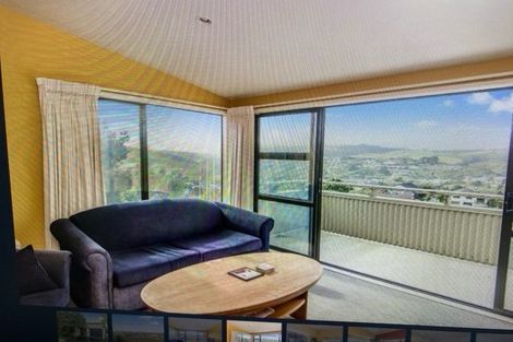 Photo of property in 16 Atamira Close, Churton Park, Wellington, 6037