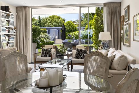 Photo of property in 110 Lake Terrace, Taupo, 3330