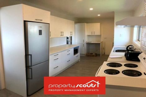 Photo of property in 70 Flanshaw Road, Te Atatu South, Auckland, 0610