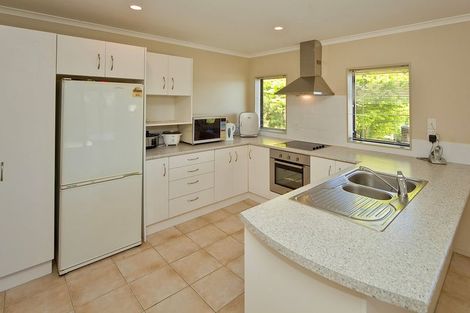 Photo of property in 3 Jomard Terrace, Northcross, Auckland, 0632