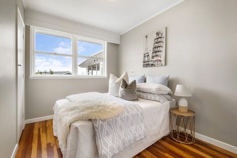 Photo of property in 1/46 Sunnynook Road, Sunnynook, Auckland, 0620