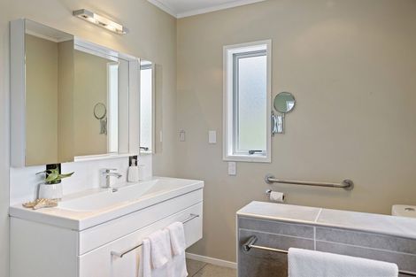 Photo of property in 10 Northcroft Street, Waitahanui, Taupo, 3378