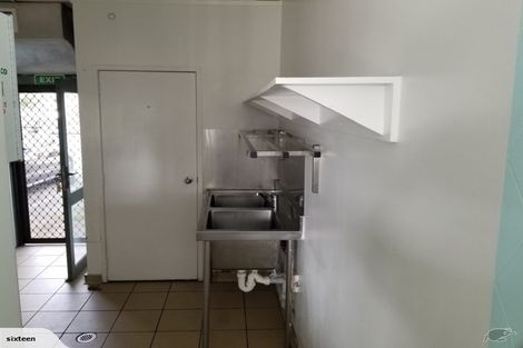 Photo of property in 4/80 Gunner Drive, Te Atatu Peninsula, Auckland, 0610