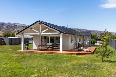 Photo of property in 3 De Bettencor Place, Mount Pisa, Cromwell, 9383