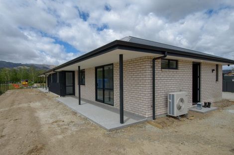 Photo of property in 34a&b Stratford Drive, Mount Pisa, Cromwell, 9383