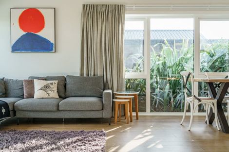 Photo of property in 21 Kapuka Lane, Wanaka, 9305