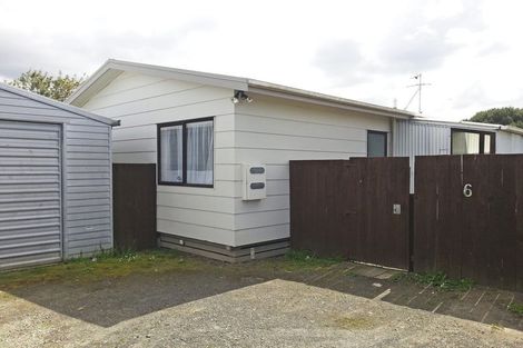 Photo of property in 6 Templeton Place, Clendon Park, Auckland, 2103