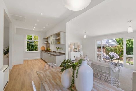 Photo of property in 124 Edward Avenue, Edgeware, Christchurch, 8013