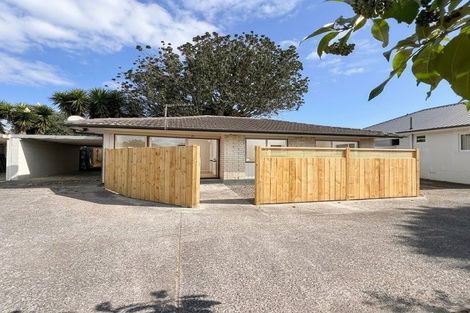 Photo of property in 2/21 Cleek Road, Mangere East, Auckland, 2024