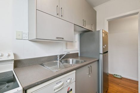 Photo of property in 3/8 Mataroa Avenue, Northland, Wellington, 6012