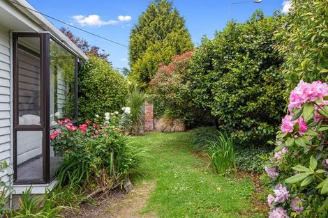Photo of property in 180 Avonhead Road, Avonhead, Christchurch, 8042