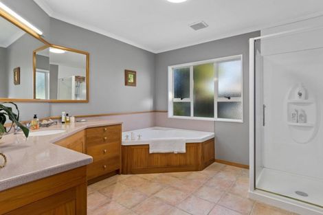 Photo of property in 23 Links View Drive, Omokoroa, 3114