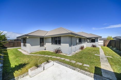 Photo of property in 76 Geneva Terrace, Kelvin Grove, Palmerston North, 4414