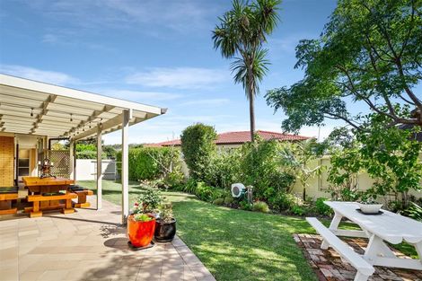 Photo of property in 38 Frank Evans Place, Henderson, Auckland, 0610