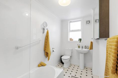 Photo of property in 2/46 South Karori Road, Karori, Wellington, 6012