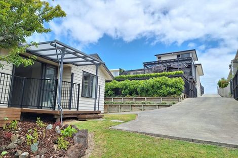 Photo of property in 59 Litten Road, Cockle Bay, Auckland, 2014