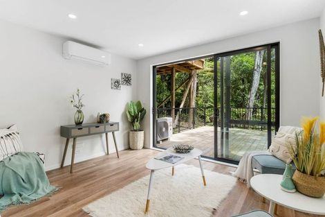 Photo of property in 40 Tokai Place, Glen Eden, 0602