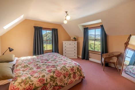 Photo of property in 5971 Christchurch Akaroa Road, Duvauchelle, Akaroa, 7581