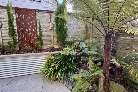 Photo of property in 19 Ravenstone Place, Chatswood, Auckland, 0626