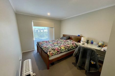 Photo of property in 20 Owen Chapman Drive, Red Beach, 0932