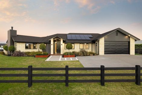 Photo of property in 34 Mike Smith Drive, Cambridge, 3434