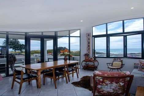 Photo of property in 203 Marine Parade, Mount Maunganui, 3116