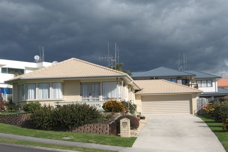 Photo of property in 20 Meadowviews Drive, Welcome Bay, Tauranga, 3112