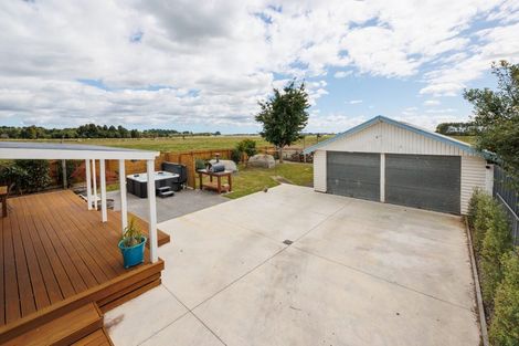Photo of property in 42 Peters Avenue, Cloverlea, Palmerston North, 4412