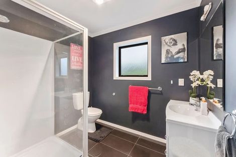 Photo of property in 13 Frankie Stevens Place, Riverstone Terraces, Upper Hutt, 5018