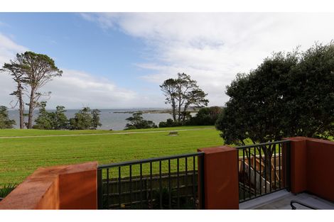 Photo of property in 21 Samara Place, Clendon Park, Auckland, 2103