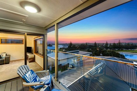 Photo of property in 57 Rosario Crescent, Red Beach, 0932