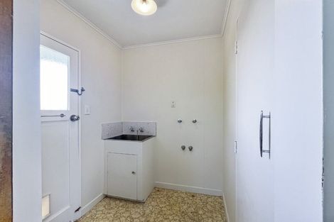 Photo of property in 75-77 Buick Crescent, Awapuni, Palmerston North, 4412