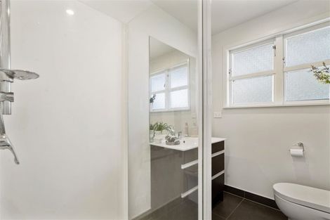 Photo of property in 132 Lancaster Road, Beach Haven, Auckland, 0626