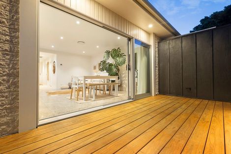 Photo of property in 2/19 Burnham Street, Seatoun, Wellington, 6022