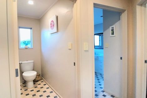 Photo of property in 10 Olwyn Place, Greenhithe, Auckland, 0632