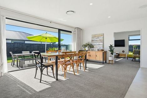 Photo of property in 19 Suffolk Drive, Kirwee, 7571