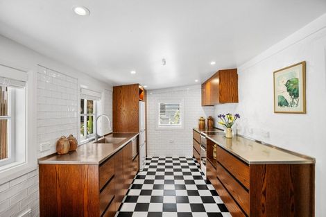 Photo of property in 171 Breaker Bay Road, Breaker Bay, Wellington, 6022