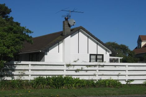 Photo of property in 44 Te Kupe Road, Paraparaumu Beach, Paraparaumu, 5032
