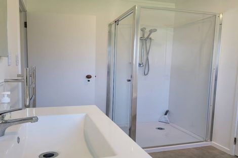Photo of property in 27 Septimus Place, Henderson, Auckland, 0612