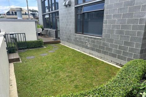 Photo of property in 8/48 Marine Parade, Mount Maunganui, 3116