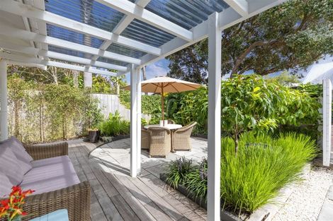Photo of property in 25a/1 Beach Road, Te Atatu Peninsula, Auckland, 0610
