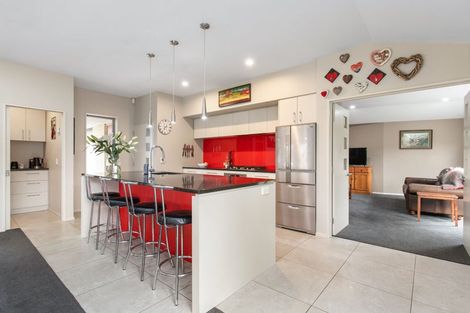 Photo of property in 17 Mataroa Place, Parklands, Christchurch, 8083