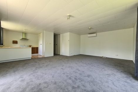 Photo of property in 9 Kirrie Avenue, Te Atatu South, Auckland, 0610