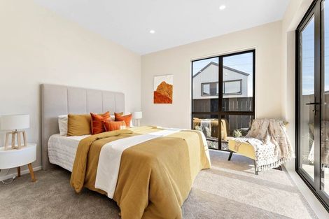 Photo of property in 33 Paretao Street, Massey, 0614