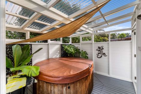 Photo of property in 38 Thorburn Avenue, Red Beach, 0932