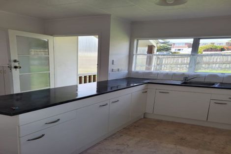 Photo of property in 26 Moire Road, Massey, Auckland, 0614